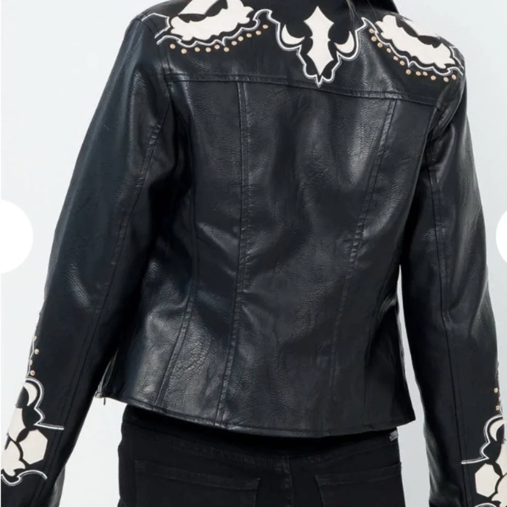 Stoosh Black with White Accents Vegan Leather  Women’s Jacket Size S - Picture 3 of 11